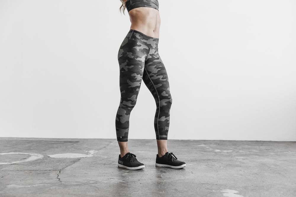 Leggings NOBULL Femme Grise Camouflage - NOBULL Mid-Rise Crop,France (3968-DHVQY)